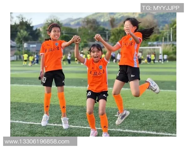 小胖子意外获得神奇能力召唤足球明星一起征战绿茵场